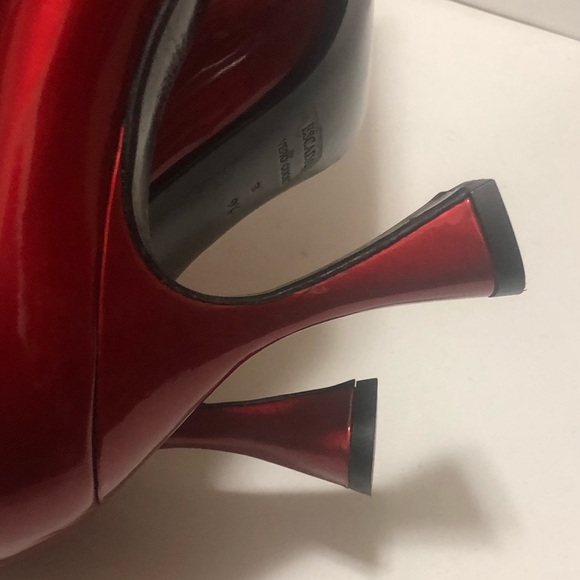 Escalated  beautiful  shoes with chic design - Picture 4 of 8